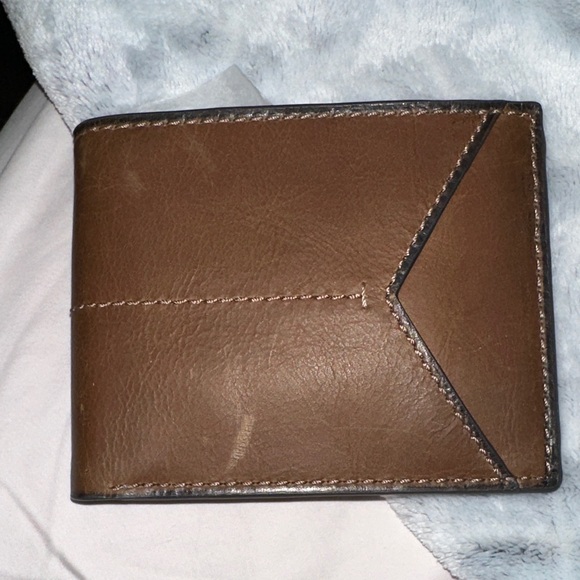 NWT Fossil Jaden traveler brown Leather Wallet for Men Bo fold lots of space new